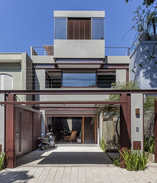 Vila Nova Conceição House / Sandra Sayeg Tranchesi Arquitetura - More Images