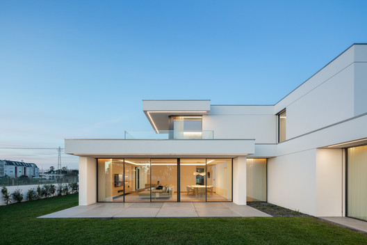 Casa São Félix da Marinha / Raulino Silva