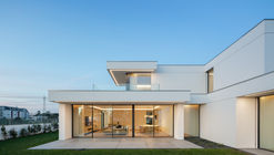 Casa São Félix da Marinha / Raulino Silva