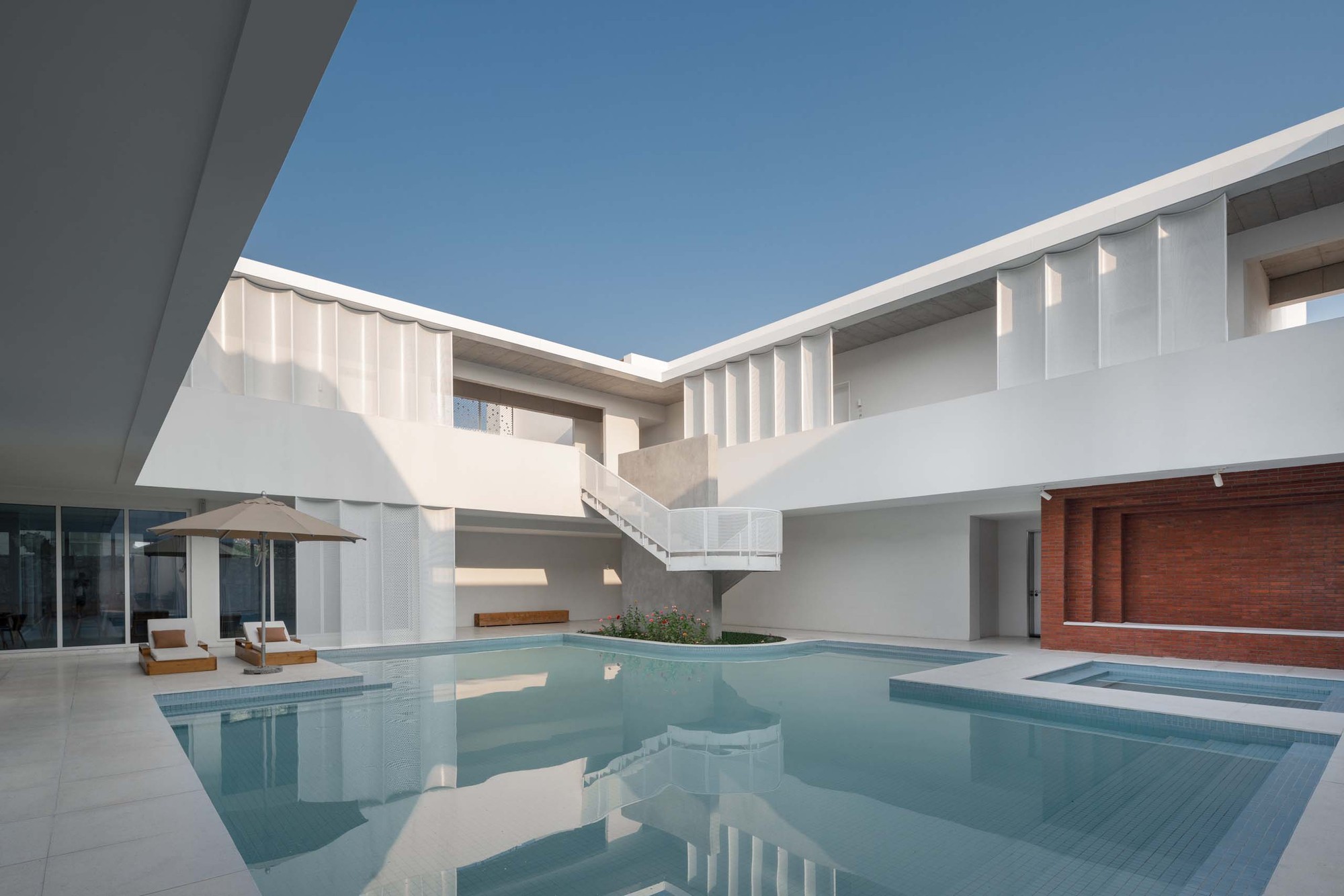 Gallery of Yimeng Cloud House / Greyspace Architecture Design Studio - 13