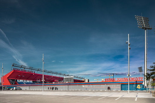 Johan Cruyff Stadium / Batlleiroig - Exterior Photography