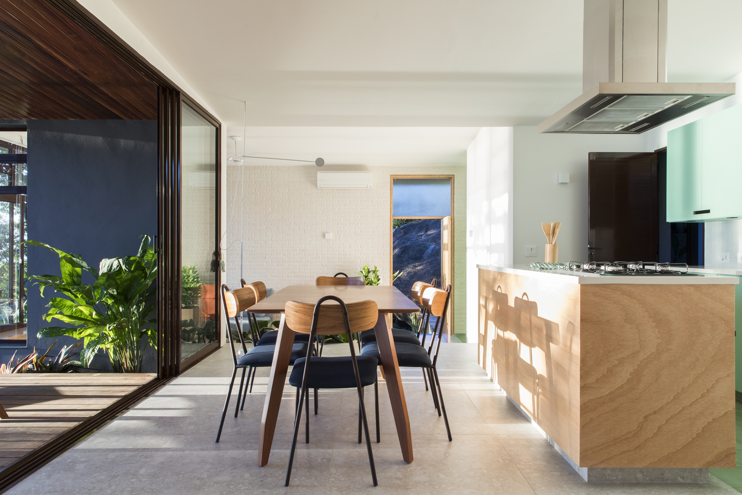 Casa da Pedra / Estúdio Minke - Fotografia de Interiores, Cadeira