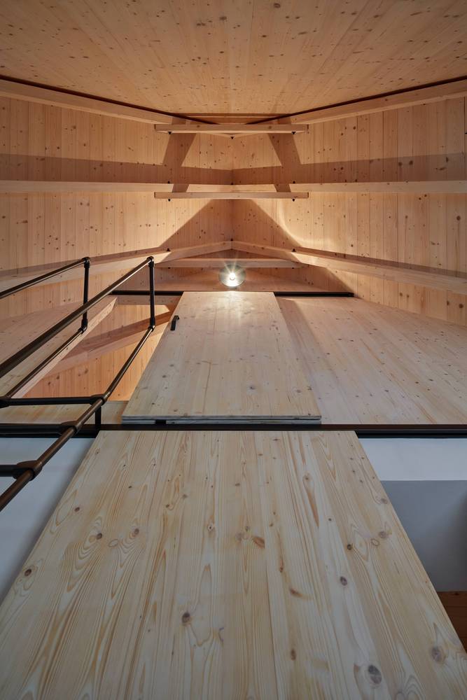 Cottage Pod Bukovou / Mjölk architekti,© BoysPlayNice