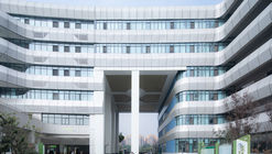 成都东辰外国语学校 / 深圳市建筑研究总院-城市规划院