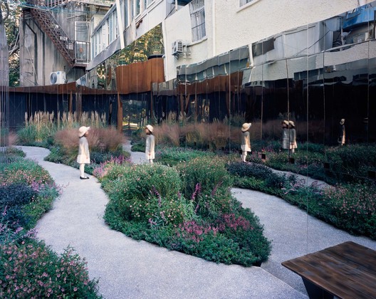 Pocket Parks: Small-Scale Urban Respites - Image 1 of 12