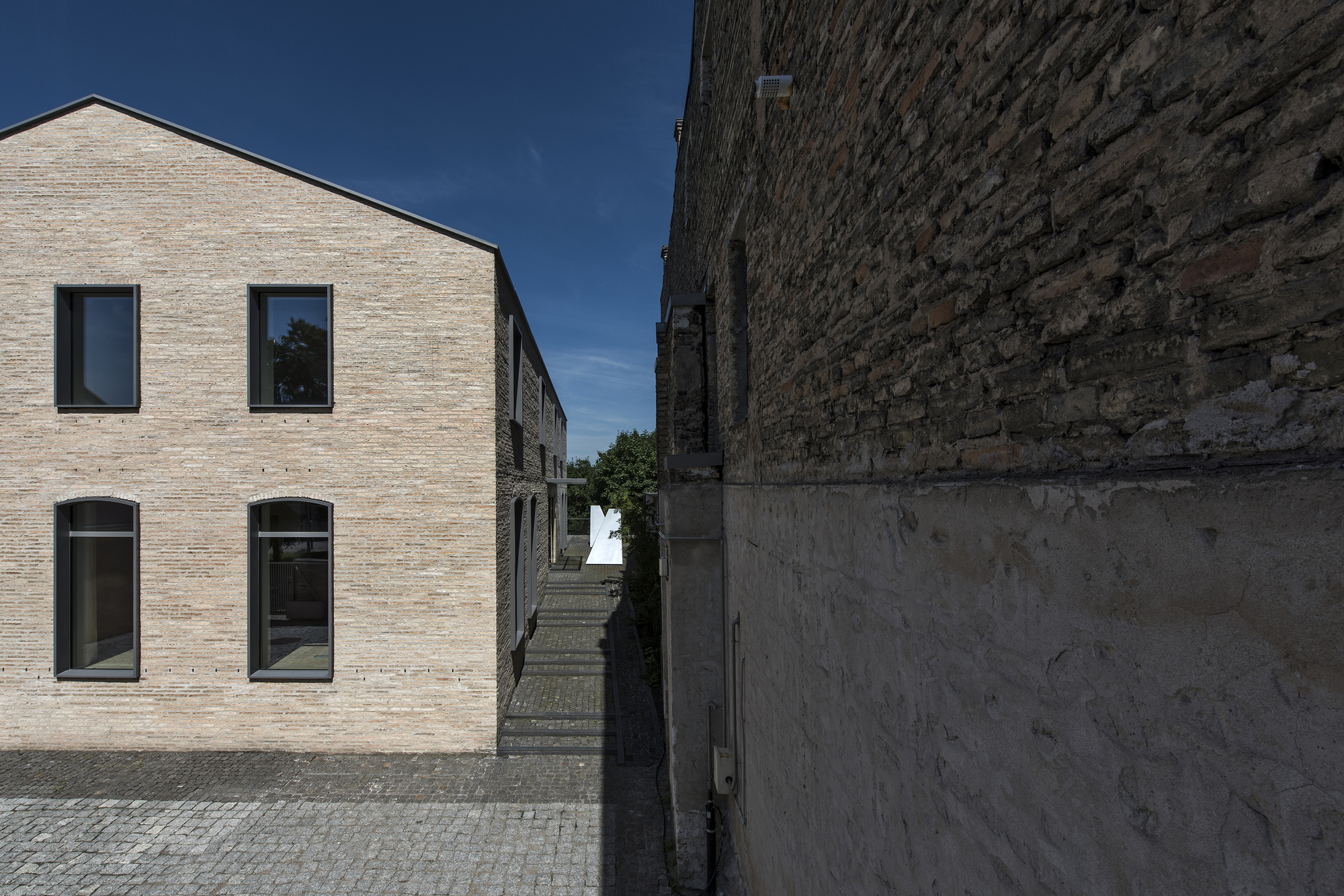 Gallery of U36 House in a Bohemian Context / TRIMONIS architects - 5