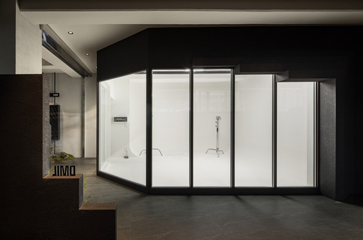 Entext Showroom / Enforma Studio Entext Showroom / Enforma Studio - Interior Photography, Door