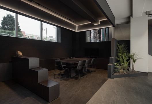 Entext Showroom / Enforma Studio Entext Showroom / Enforma Studio - Interior Photography, Table, Windows, Chair