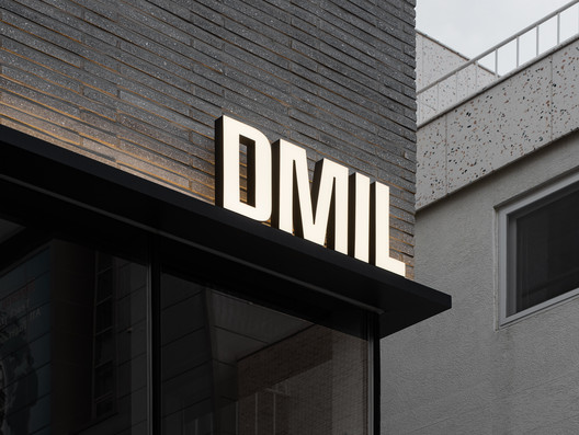 Entext Showroom / Enforma Studio Entext Showroom / Enforma Studio - Interior Photography, Windows, Brick, Facade