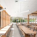 Rene Cassin学校食堂 / Brulé Architectes Associés - 室内图, 食堂, 椅子