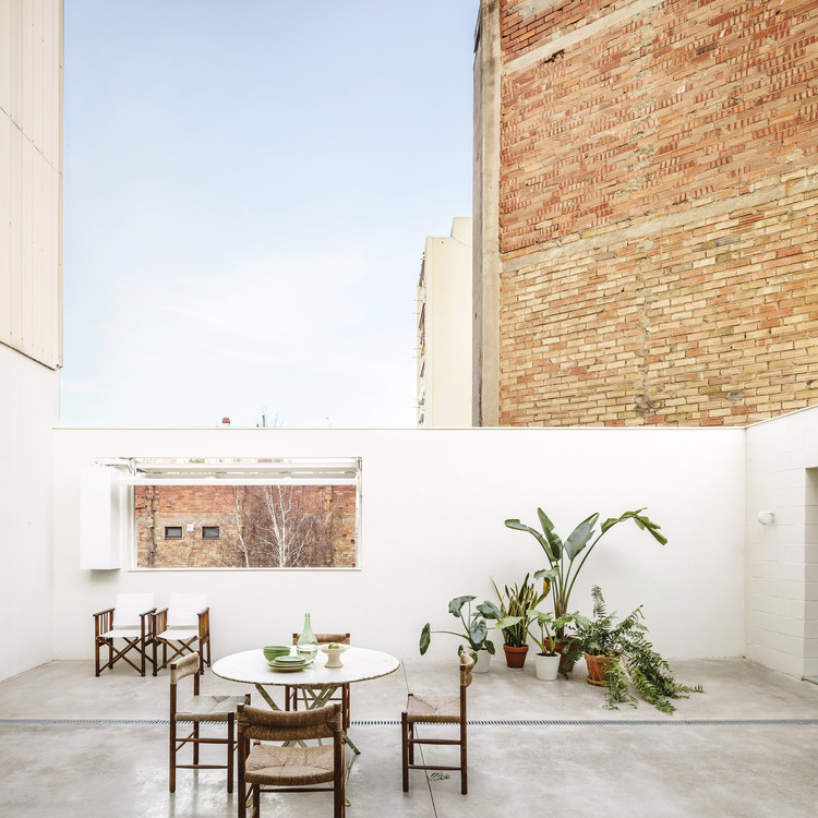 Warehouse Transformation / Thomas Raynaud + Paul Devarrieux - Exterior Photography, Table, Chair, Facade