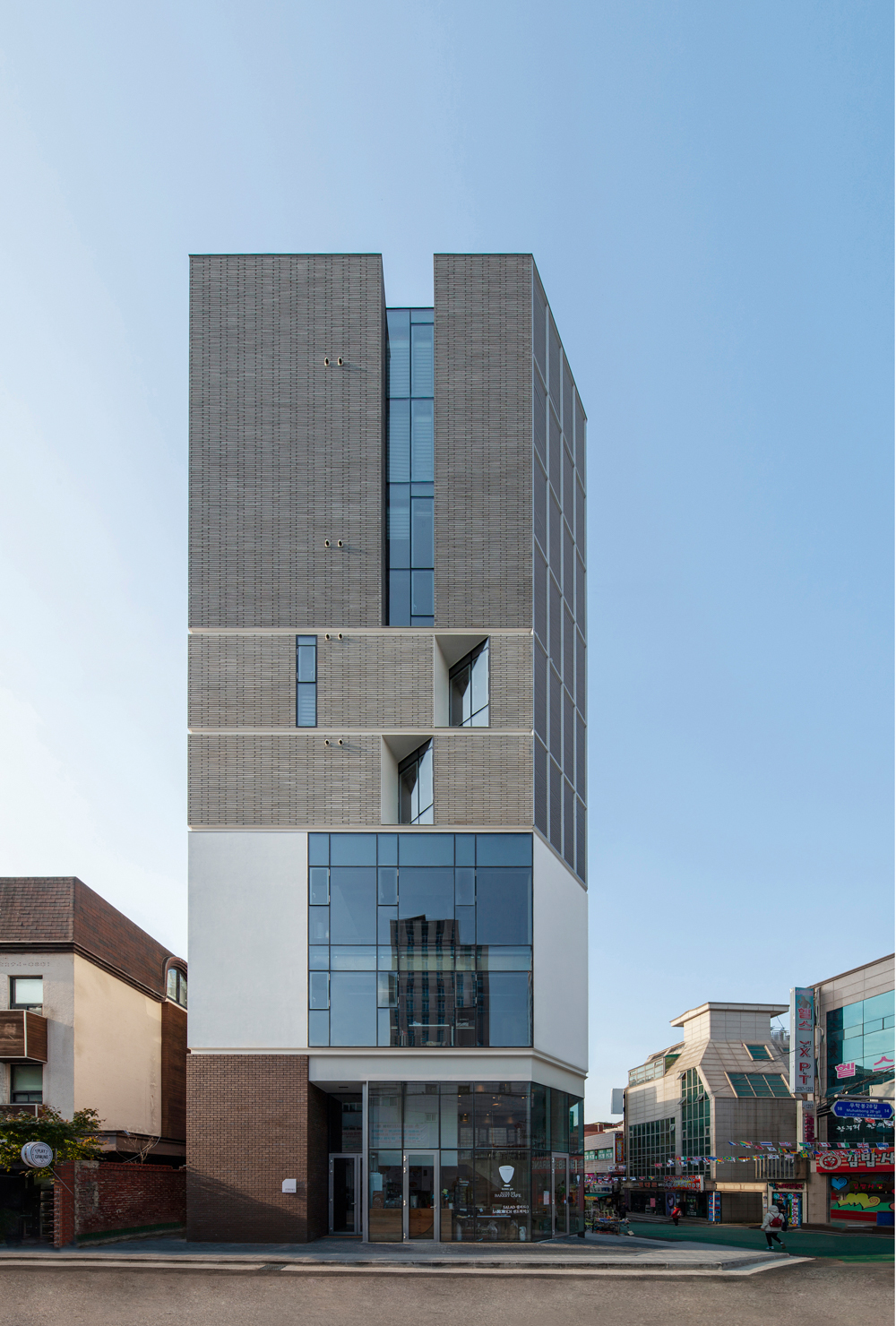 Gallery of Patema Inverted / L'EAU design - 2