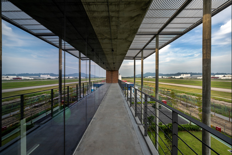 Aemulus at the Runway / Design Unit Architects Sdn Bhd - Interior Photography, Fence, Steel, Handrail