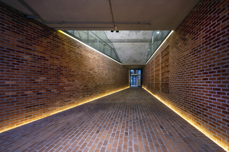 跑道上的办公楼 Aemulus / Design Unit Architects Sdn Bhd - 室内图