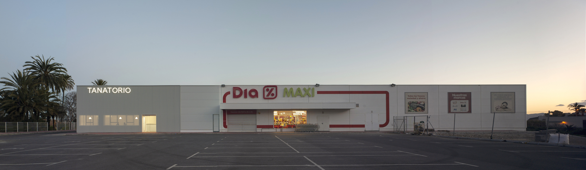 Gallery of Del Carmen Funeral Home / MCEA Arquitectura 10