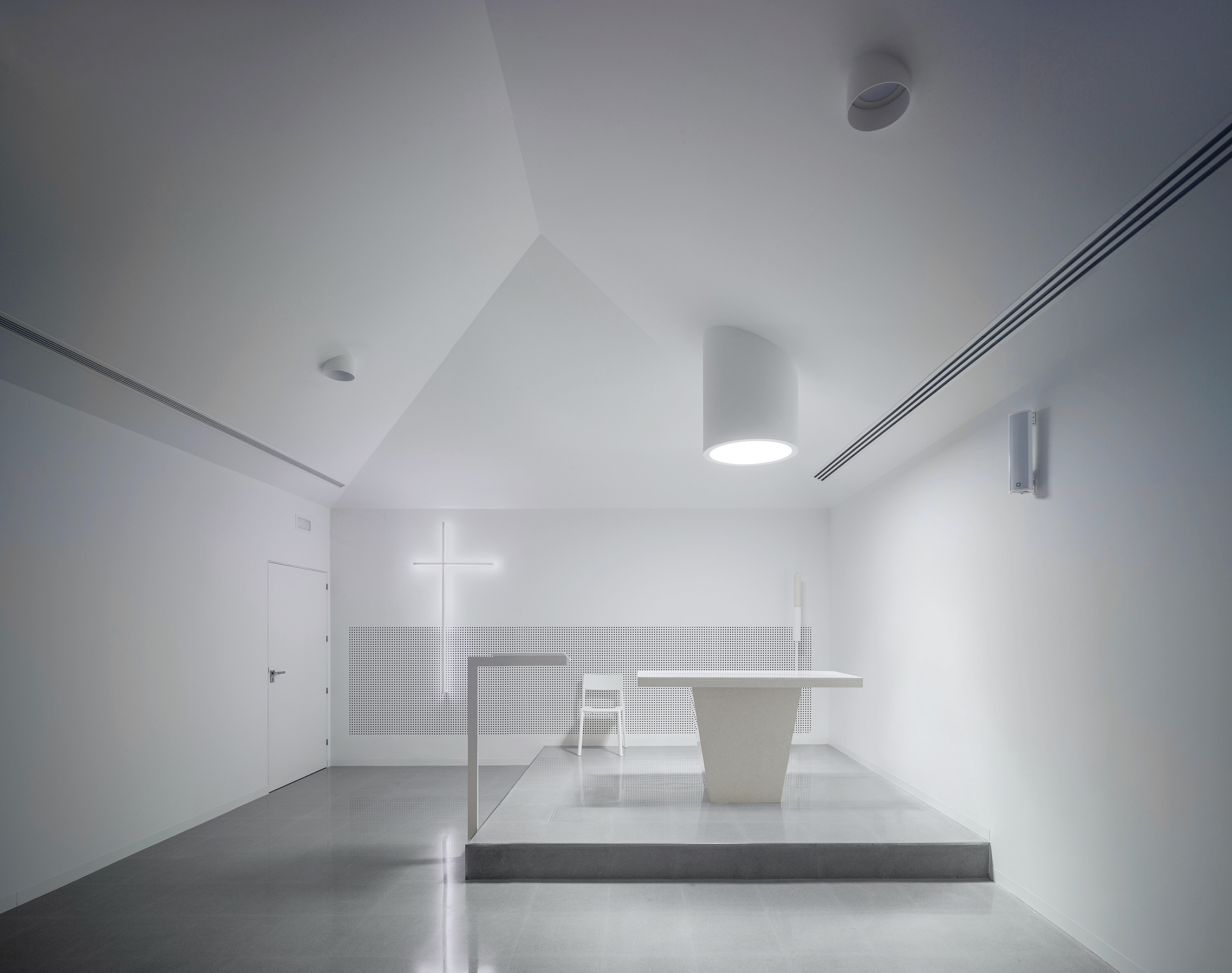 Gallery of Del Carmen Funeral Home / MCEA Arquitectura 2