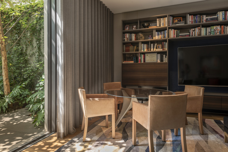 3 Patios House / Once Once Arquitectura - Interior Photography, Shelving, Chair