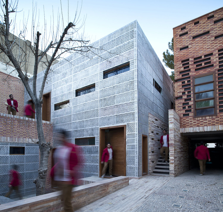 加纳尼彩窗之家 / Polsheer Architects - 更多图片