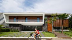 Jukro House / Raiz Arquitetura