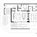 1 - J House / y0 Design Architect: Căn biệt thự hiện đại vị tr&iacute; l&ocirc; g&oacute;c ấn tượng