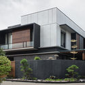 3 EXTERIOR CORNER DETAIL - J House / y0 Design Architect: Căn biệt thự hiện đại vị tr&iacute; l&ocirc; g&oacute;c ấn tượng