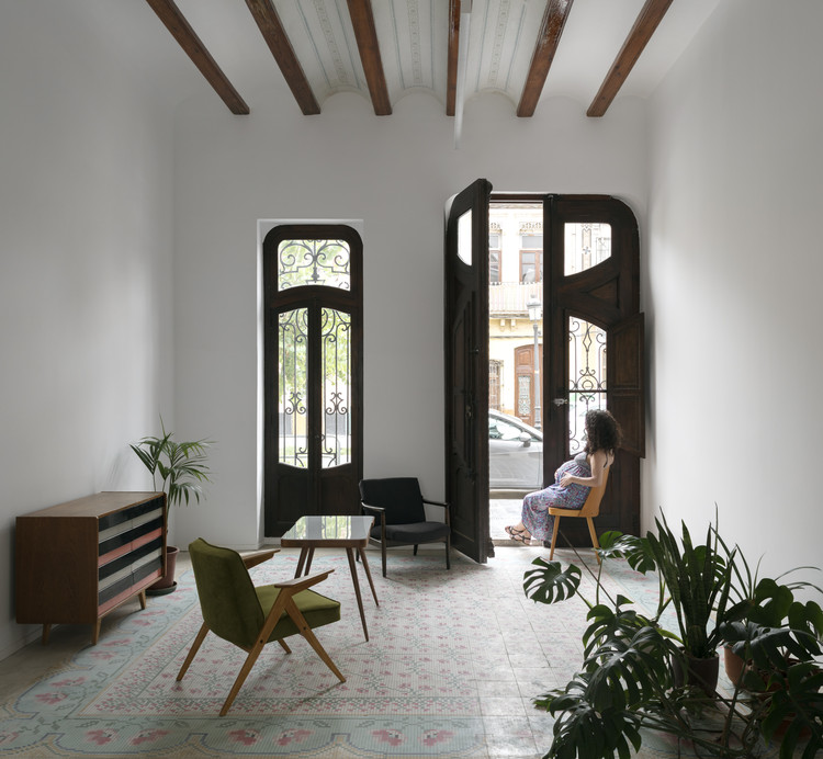 Rehabilitation of Two Dwellings in El Cabanyal / Lola Bataller + Noelia Falcón - More Images