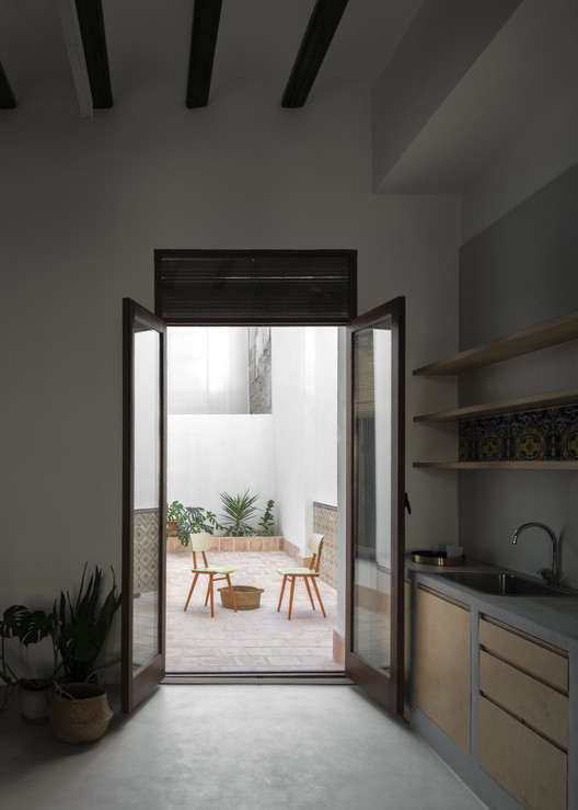 Rehabilitation of Two Dwellings in El Cabanyal / Lola Bataller + Noelia Falcón - Interior Photography, Kitchen