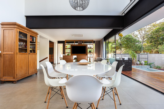 Casa Patio M.A. / Studio AFS - Fotografía interior, Comedor, Sillas, Puerta