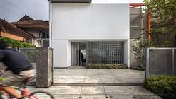 Doctor House / Tan Tik Lam Architects
