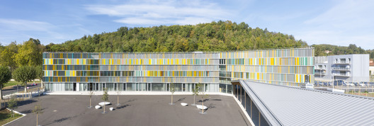A New College in a French Village / CoCo architecture + Jean de Giacinto Architecture Composite - Exterior Photography, Facade