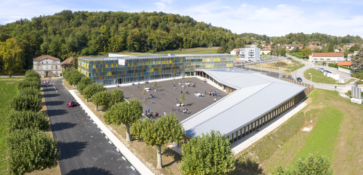A New College in a French Village / CoCo architecture + Jean de Giacinto Architecture Composite - Exterior Photography