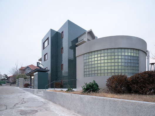 青岛‘广板 Largo’民宿，别墅的风格‘进化’ / 好似飞行 - 建筑图, 表皮