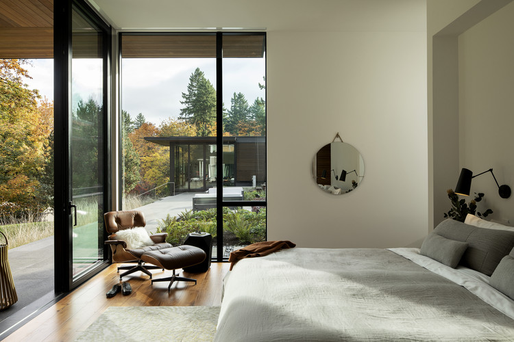 Glass Link House  / Scott | Edwards Architecture - Interior Photography, Bedroom