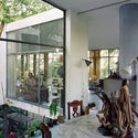 The Glass House and Lina Bo Bardi's Modern Dilemma - Image 1 of 4