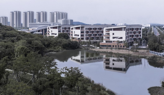 江苏省苏州实验中学科技城校 / 启迪设计 - 建筑图, 滨水