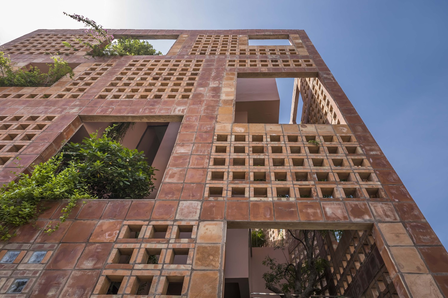Bat Trang House / VTN Architects,© Hiroyuki Oki