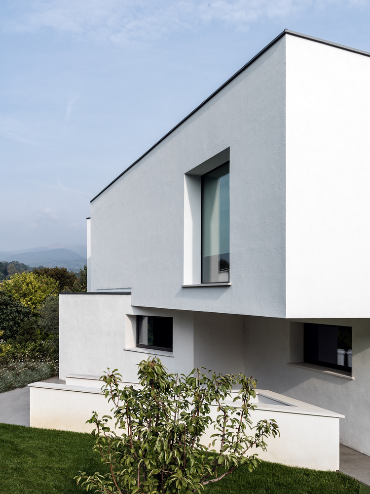 Gallery of Using Furniture to Create a Seamless Flow Between Indoor and