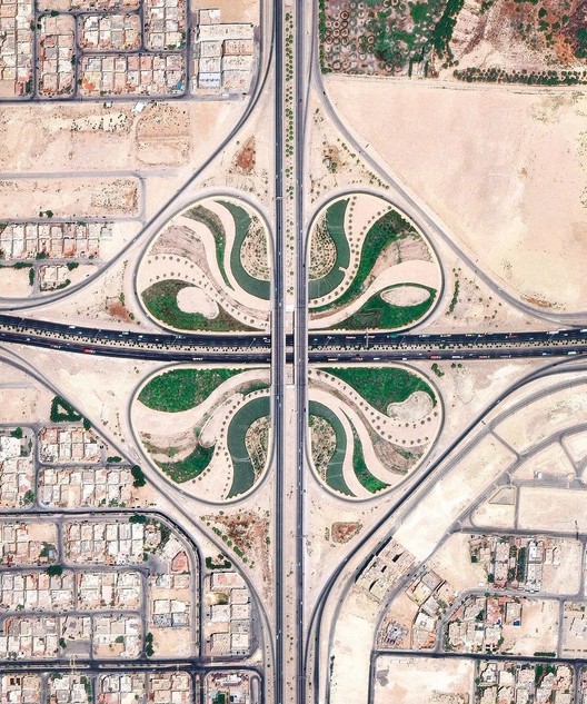 In Transit: Large-Scale Road Infrastructures Seen from Above - Image 10 of 12