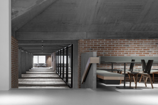 Cusanus Academy Renovation / MoDusArchitects - Interior Photography, Chair