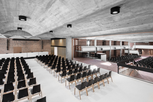 Cusanus Academy Renovation / MoDusArchitects - Interior Photography, Chair