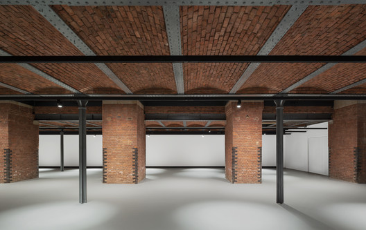 New Special Exhibitions Gallery / Carmody Groarke - Interior Photography, Brick, Beam, Column