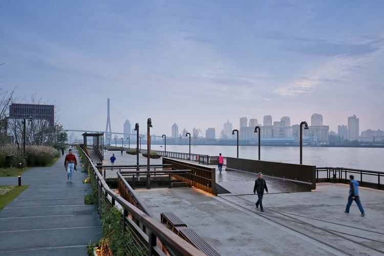 shanghai-binjiang-avenue-revitalizing-the-historic-riverfront-with-a