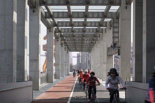 Shanghai Binjiang Avenue: Revitalizing the Historic Riverfront with a Human Centered Design Approach  - Image 15 of 37