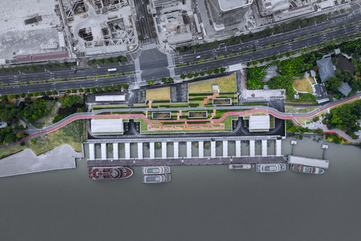 Shanghai Binjiang Avenue: Revitalizing the Historic Riverfront with a Human Centered Design Approach  - Image 33 of 37
