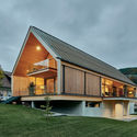 Dietich Untertrifaller House R Albstadt 02 %C2%A9 David Matthiessen - House R: Nh&agrave; gỗ s&agrave;n b&ecirc; t&ocirc;ng thiết kế ấn tượng