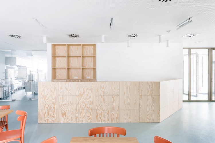 Complejo cultural y deportivo Centr'Al / B-architecten - Fotografía interior, Sillas