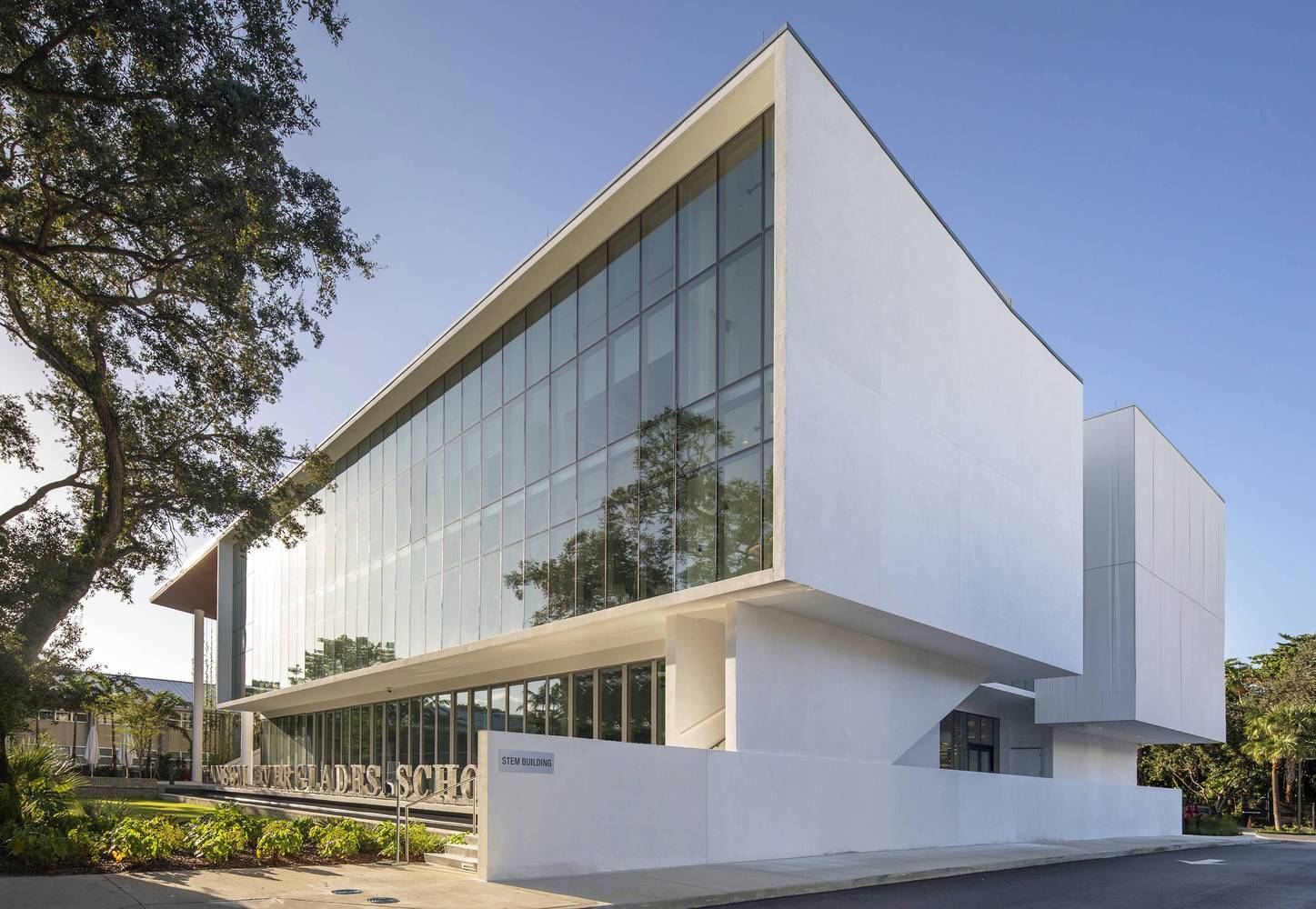 Gallery of Ransom Everglades School STEM Building / Perkins&Will - 3