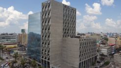 MIRAFLORES假日酒店 / POGGIONE + BIONDI ARQUITECTOS