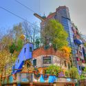 O corpo para além de si e da arquitetura: as cinco peles de Hundertwasser - Image 2 of 4