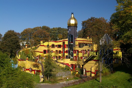 The Body Beyond Itself and Architecture: Hundertwasser's Five Skins The Body Beyond Itself and Architecture: Hundertwasser's Five Skins - Image 4 of 10
